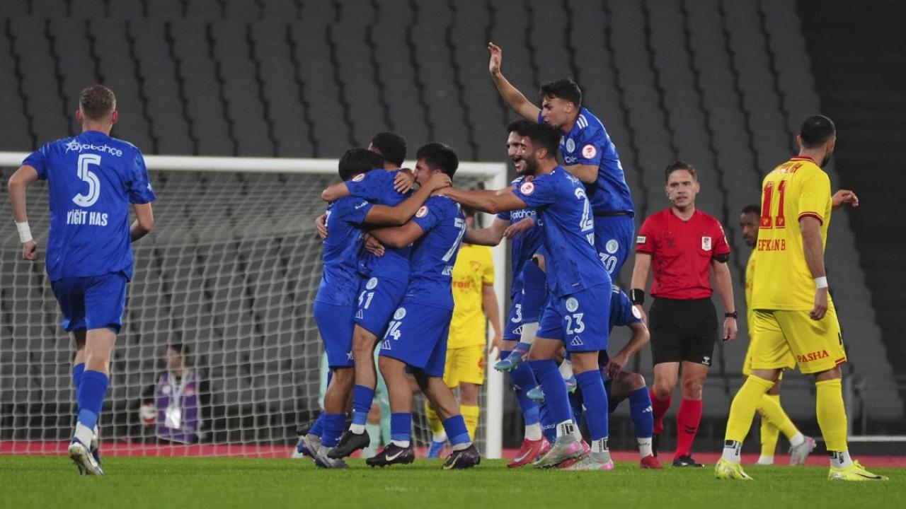 Göztepe kupada 2. lig takımı Yeni Çaryı'ya elendi