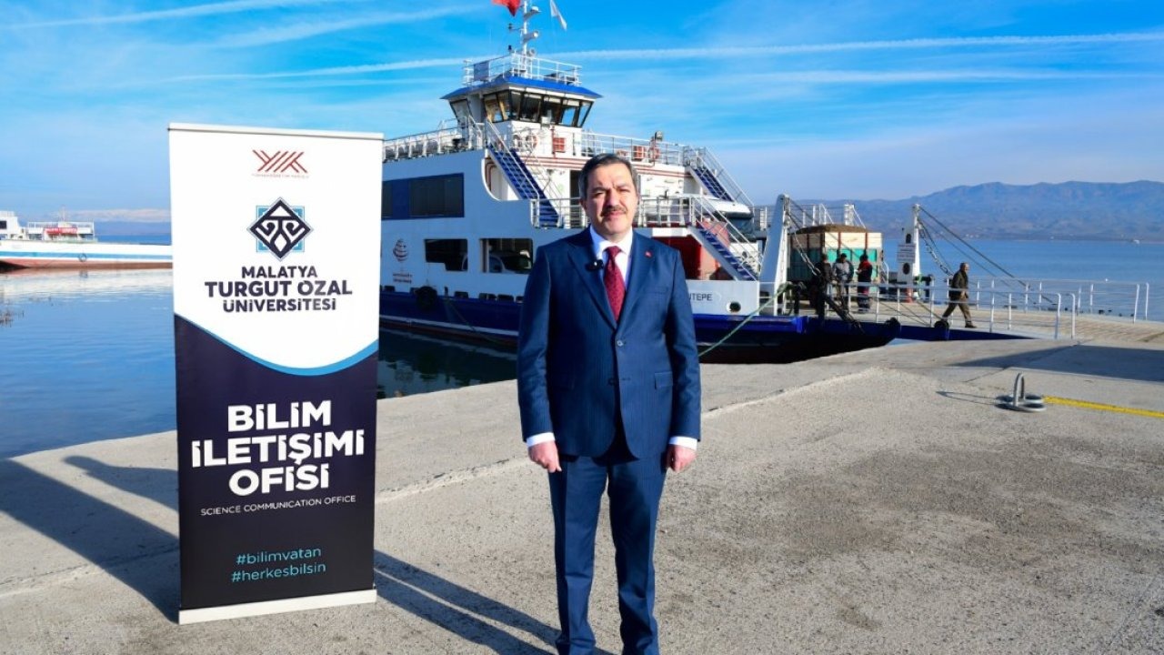 Turgut Özal Üniversitesince Atabey Feribotu'nda "Bilim Kafe" söyleşisi düzenlendi