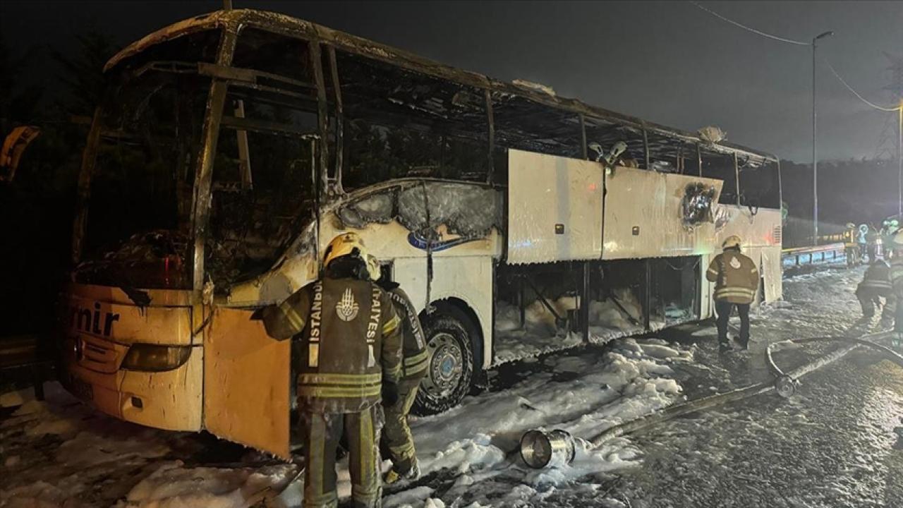 İstanbul’da yolcu otobüsü alev alev yandı