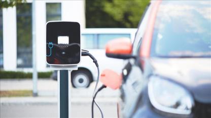 Avrupa’da Elektrikli Araç Patlaması: Akaryakıt Krizi Satışları Rekor Seviyeye Taşıdı!