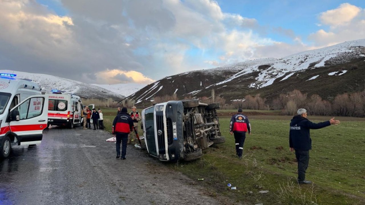 Bitlis'te minibüsün devrilmesi sonucu 11 kişi yaralandı