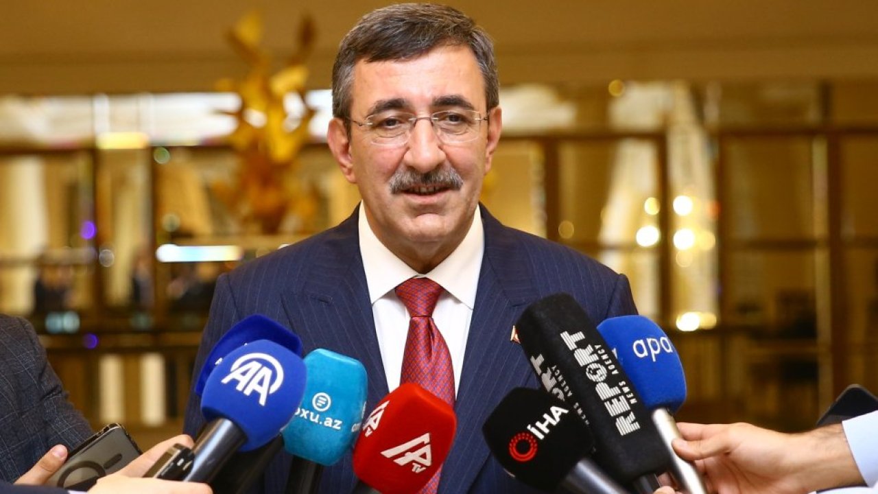 Cumhurbaşkanı Yardımcısı Yılmaz, Azerbaycan'da gazetecilerin sorularını yanıtladı:
