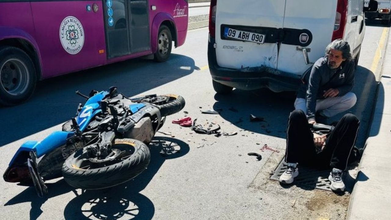 Muğla Datça'da motosikletli duran araca çarparak yaralandı