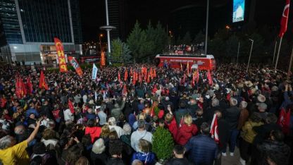 Özgür Özel; "Baba ocağına sahip çıkmak için nöbetteyiz"