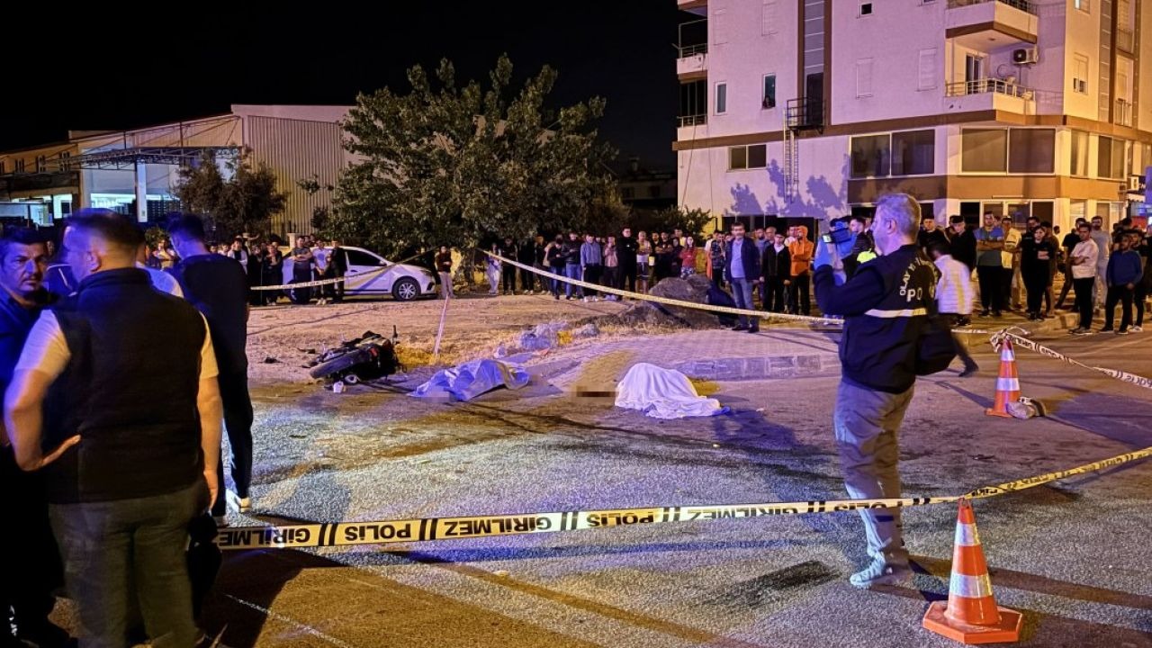 Antalya Kumluca'da korkunç kaza: Belediyeye ait çöp kamyonu ile motosikletin çarpıştı! 2 kişi öldü