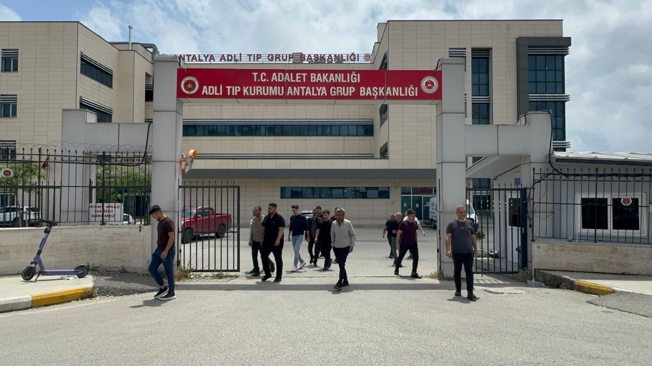 Antalya Serik'te silahlı kavga: 3 kişi hayatını kaybetti
