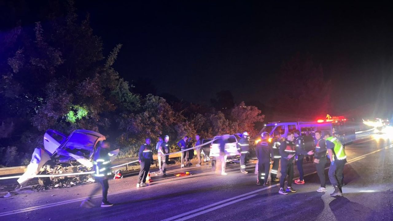 Burdur'da Zincirleme Kaza: 4 Ölü, 11 Yaralı