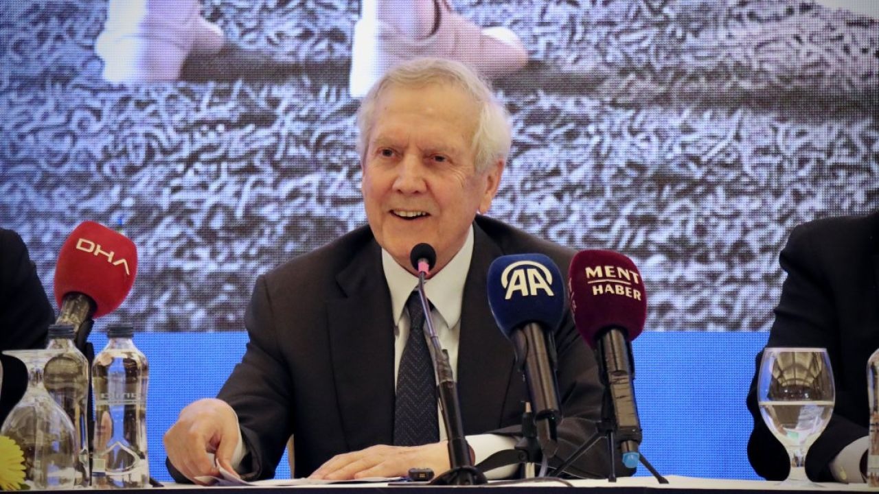 Bursa'da konuşan Aziz Yıldırım, "Biz şampiyon olacağız"