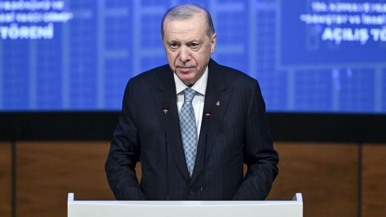 Cumhurbaşkanı Erdoğan: Cumhur ile Cumhuriyet Arasındaki Tel Örgüleri Söküp Attık!