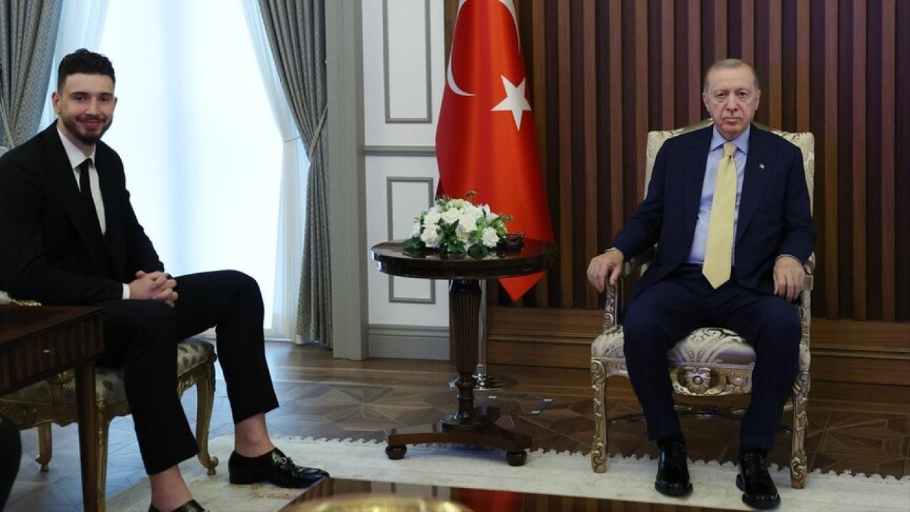 Cumhurbaşkanı Erdoğan, NBA yıldızı Alperen Şengün'ü kabul etti