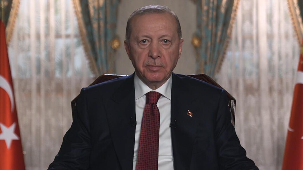 Cumhurbaşkanı Erdoğan'dan Bayram Mesajı: "Türkiye İstikrar Adası Olarak Göz Dolduruyor"
