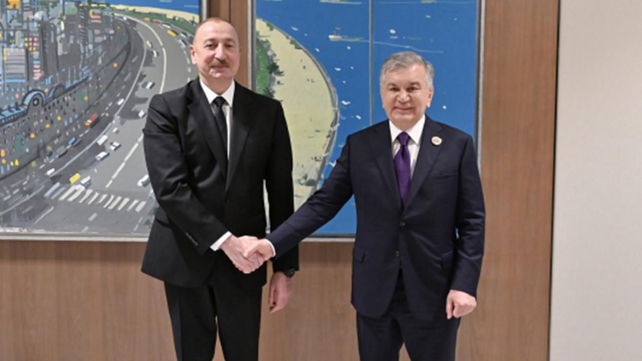 Cumhurbaşkanı İlham Aliyev, Özbekistan Cumhurbaşkanı Şavkat Mirziyoyev ile Görüştü