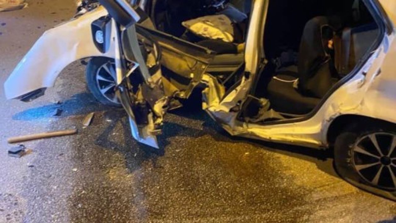 Fethiye'de refüje çarparak kaza yapan otomobil sürücüsü hayatını kaybetti