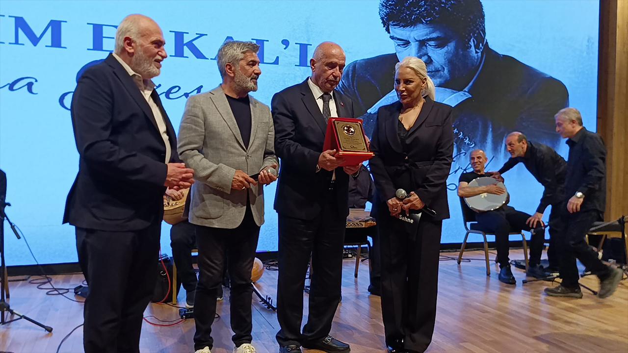 İbrahim Erkal 9. Ölüm Yılında Dualarla Anıldı! “Seni Anlatırken Hâlâ İçim Titriyor”
