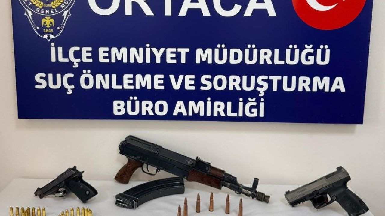 Muğla Ortanca'da bir şahıs uzun namlulu silah ve ruhsatsız tabancayla yakalanarak tutuklandı