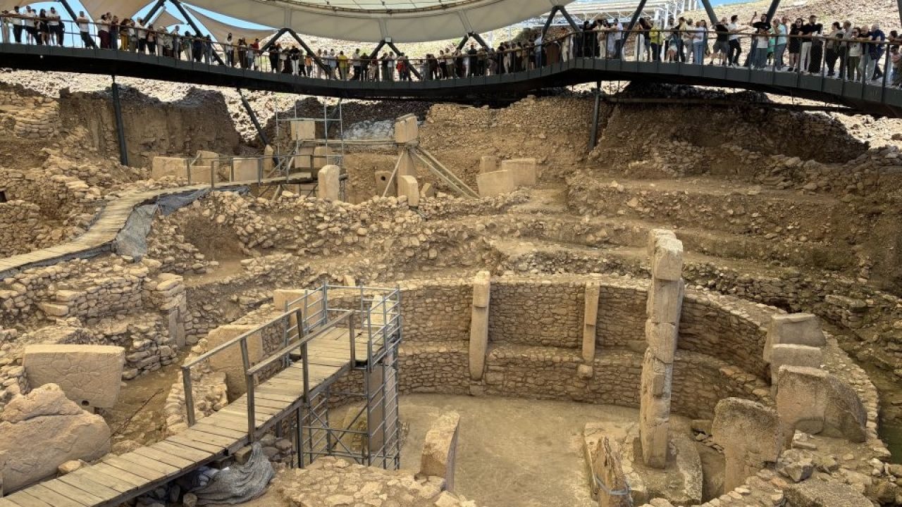 Tarihin Sıfır Noktasında Bayram Yoğunluğu: Ziyaretçiler Göbeklitepe’ye Akın Etti