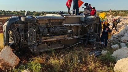 Mardin'de Trafik Kazası: Şarampole Devrilen Kamyonette 4 Yaralı!