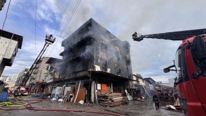 Samsun'da Mobilya İmalathanesinde Çıkan Yangın Söndürüldü