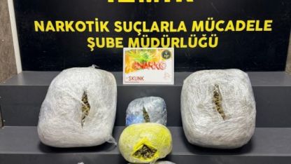 İzmir'de uyuşturucu operasyonu: 15 kilogram madde ele geçirildi, 3 kişi tutuklandı