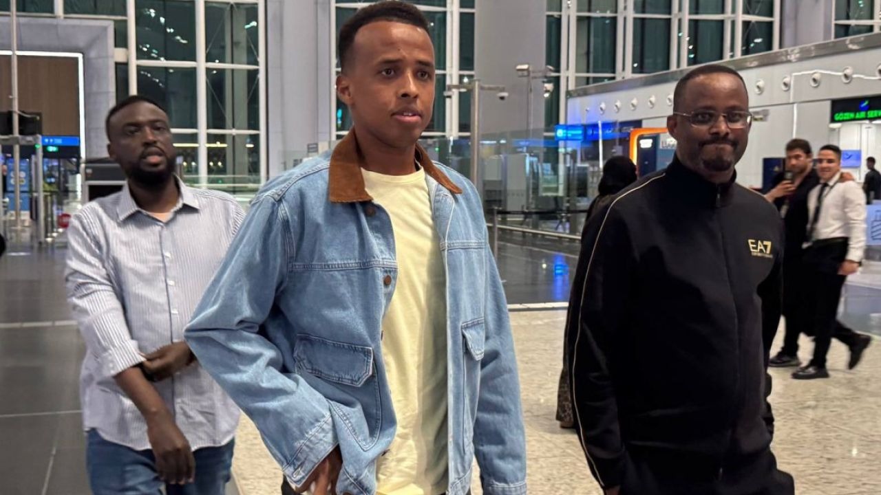 ABD'ye Girişi Reddedilen Somalili Hakem Omar Abdulkadir Artan Ülkesine Döndü