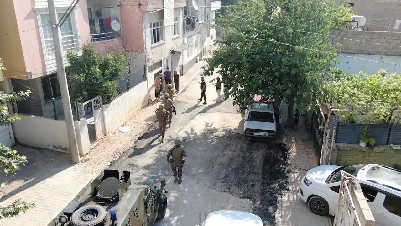 Adıyaman'da Sosyal Medya Üzerinden Silah Teşhiri Yapan 14 Kişi Yakalandı