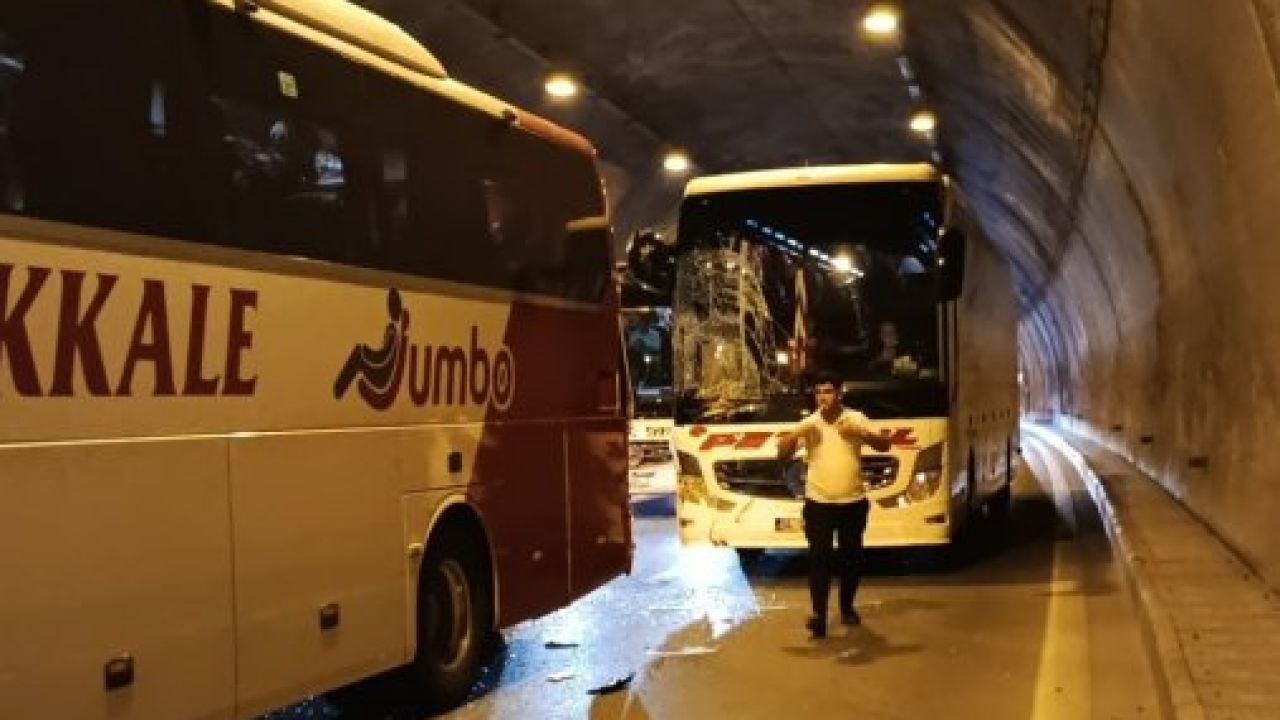 Bolu Dağı Tüneli'nde Zincirleme Kaza: Ankara Yönünde Ulaşım Kısa Süre Aksadı
