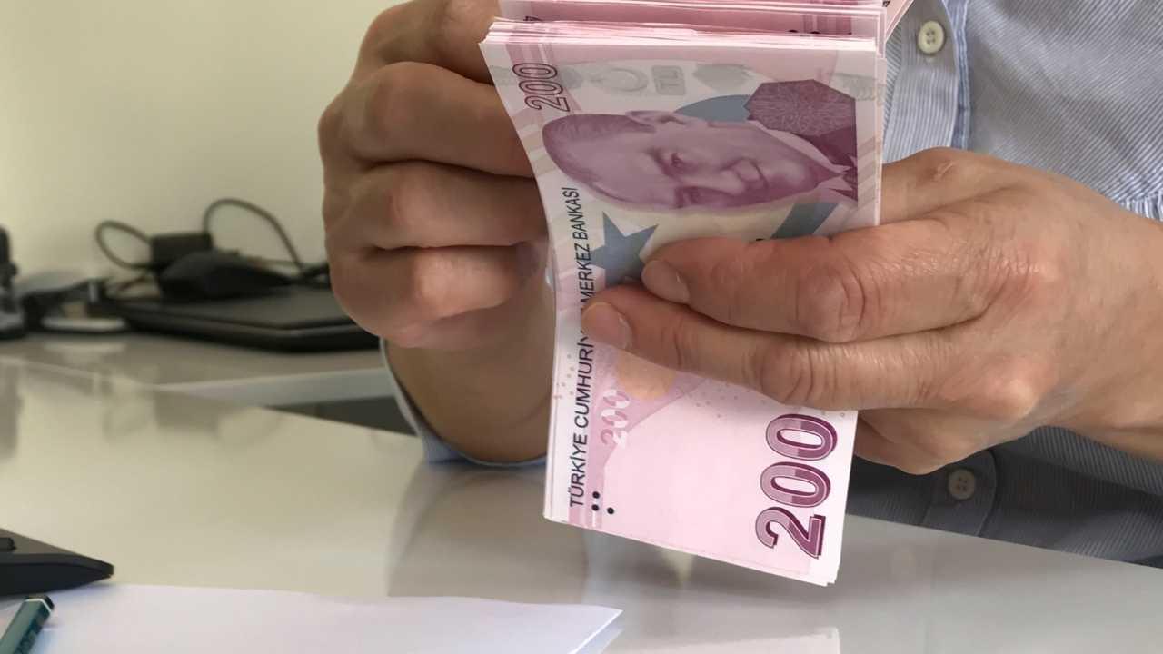 Memur ve Emekli Maaşlarında "Kritik Eşik": Temmuz Zammında Geri Sayım Başladı