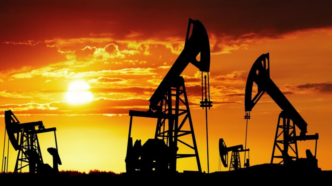 Petrol Fiyatlarında Tarihi Düşüş: Hürmüz Boğazı'nın Açılacağı Haberleri Piyasaları Salladı!