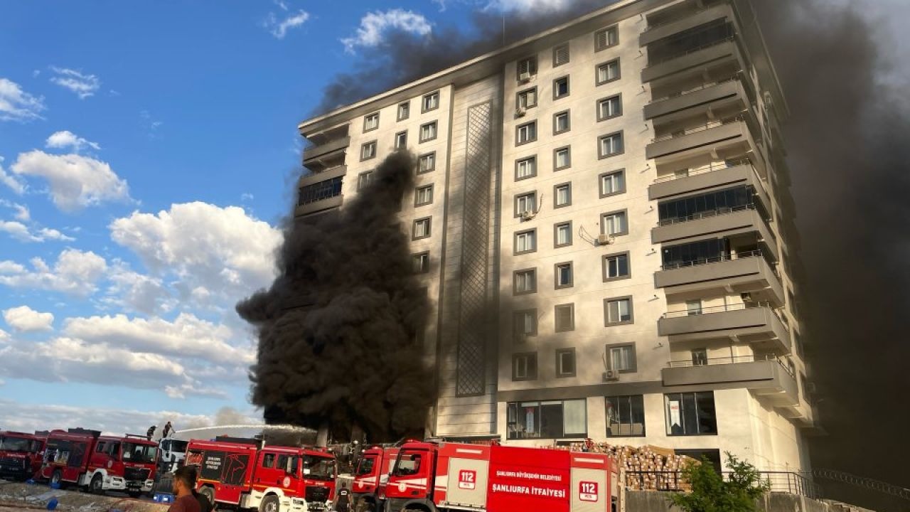 Şanlıurfa'da Korku Dolu Anlar: 10 Katlı Apartmanda "Yangın Kıyameti!"