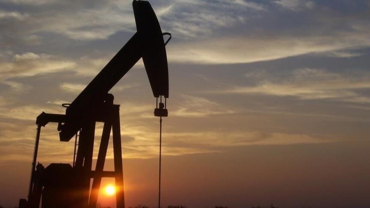 Trump 30 Kez "Anlaşma" Dedi, Petrol Piyasaları Sert Dalgalandı: İşte Enerji Savaşının Kazananı