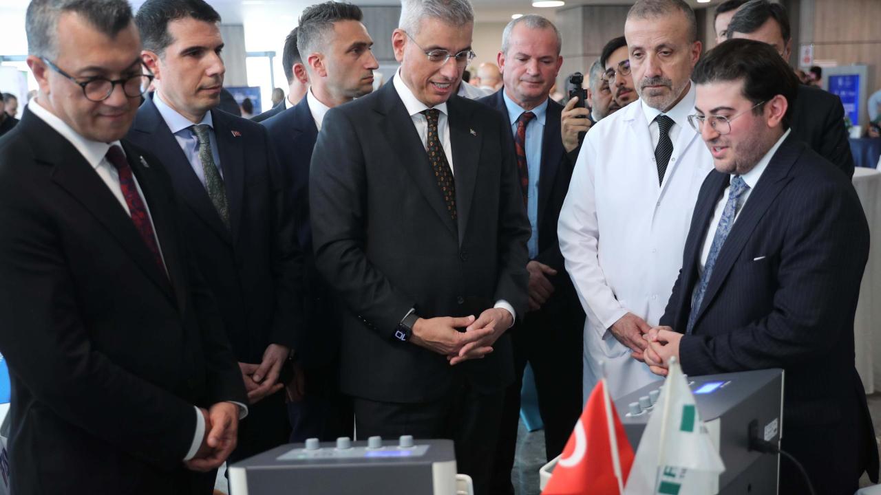 Türkiye Sağlıkta "Yerli ve Milli" Dönemi Başlattı: "Üreten Sağlık" ile Devrim!