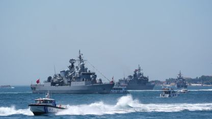 Kabotaj Bayramı Kapsamında Deniz Kuvvetleri Komutanlığına Bağlı 5 Savaş Gemisi İstanbul Boğazı'ndan Geçti