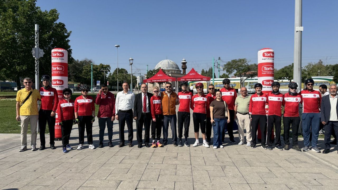 Görme Engellilerden 15 Temmuz Şehitleri Anısına Konya-Ankara Bisiklet Turu