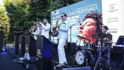 İstanbul Caz Festivali 33. Kez Kapılarını Açtı: Efsaneler ve Caz Rüzgarı!