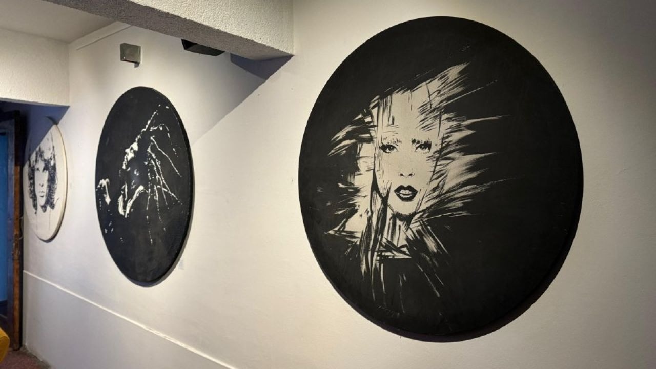 Nostalji ve Sanat Buluştu: "Long Play Art Collection" Sergisi Cihangir'de