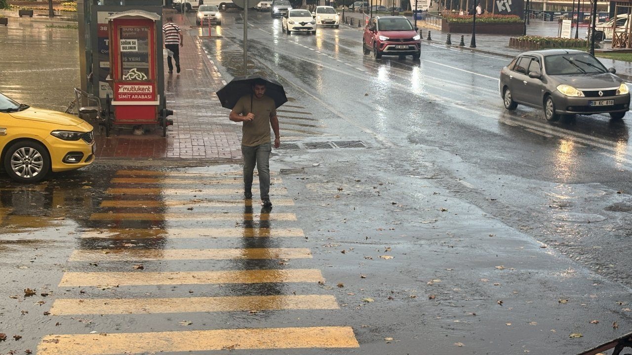 Tekirdağ'da Sağanak Yağış Hayatı Olumsuz Etkiledi
